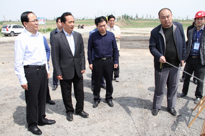 2016-4-19市長李明遠(yuǎn)檢查重點工程項目建設(shè) 166.jpg